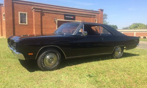 Carros premiados - Dodge Charger 1974 premiado em Águas de Lindóia