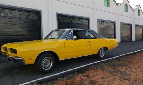 Restauração de carros originais antigos - Dodge Charger 1975 Amarelo Montego