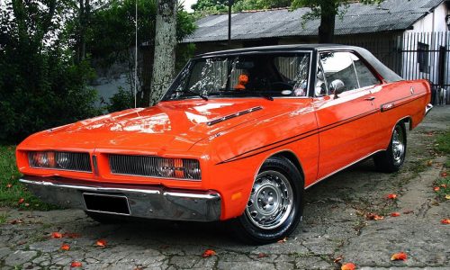 Carros Premiados - Restauração de carros antigos - Dodge Charger 1977 premiado em Águas de Lindóia